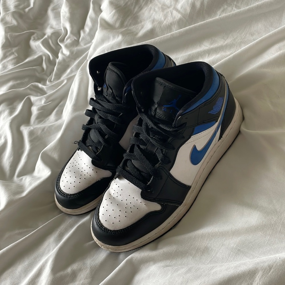 Jordan 1 mid White black Racer Blue